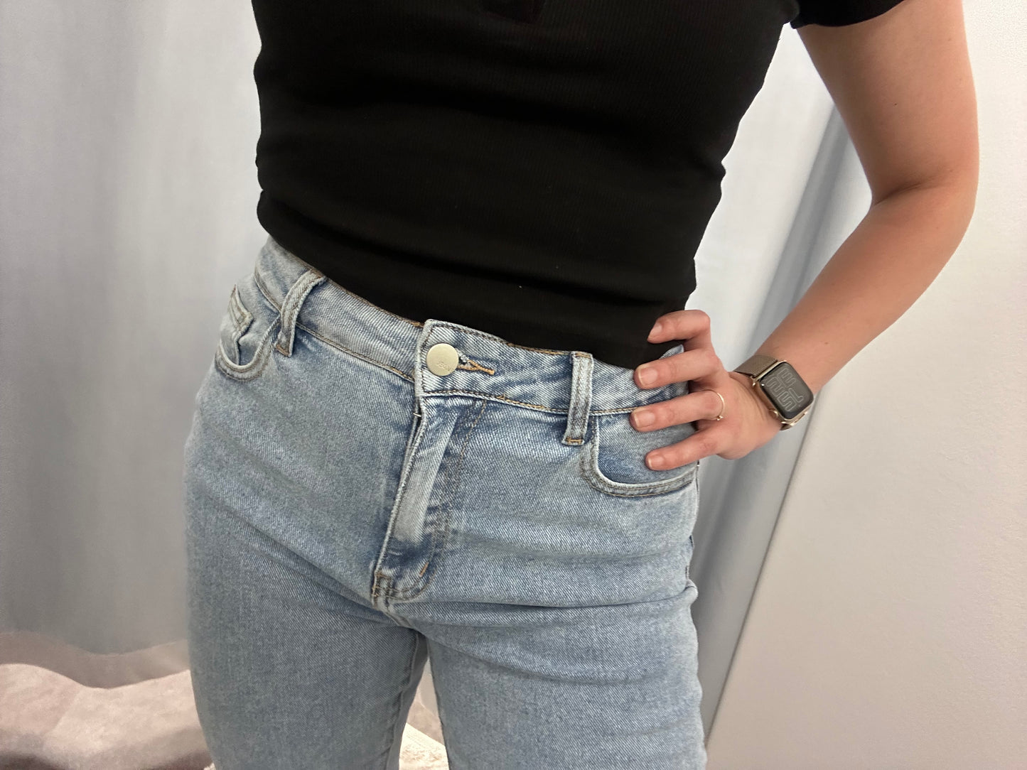 MOM JEANS