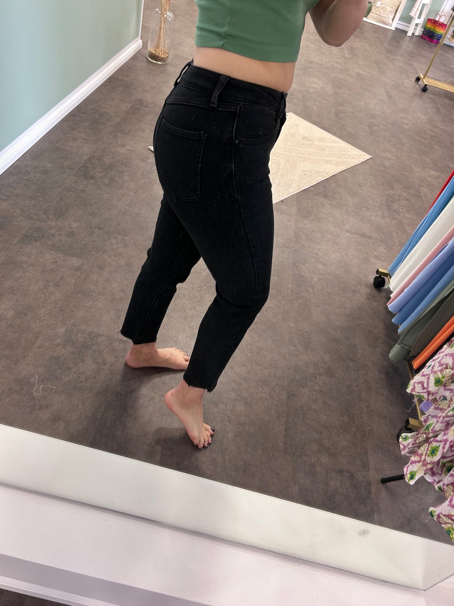 MOM JEANS SCHWARZ