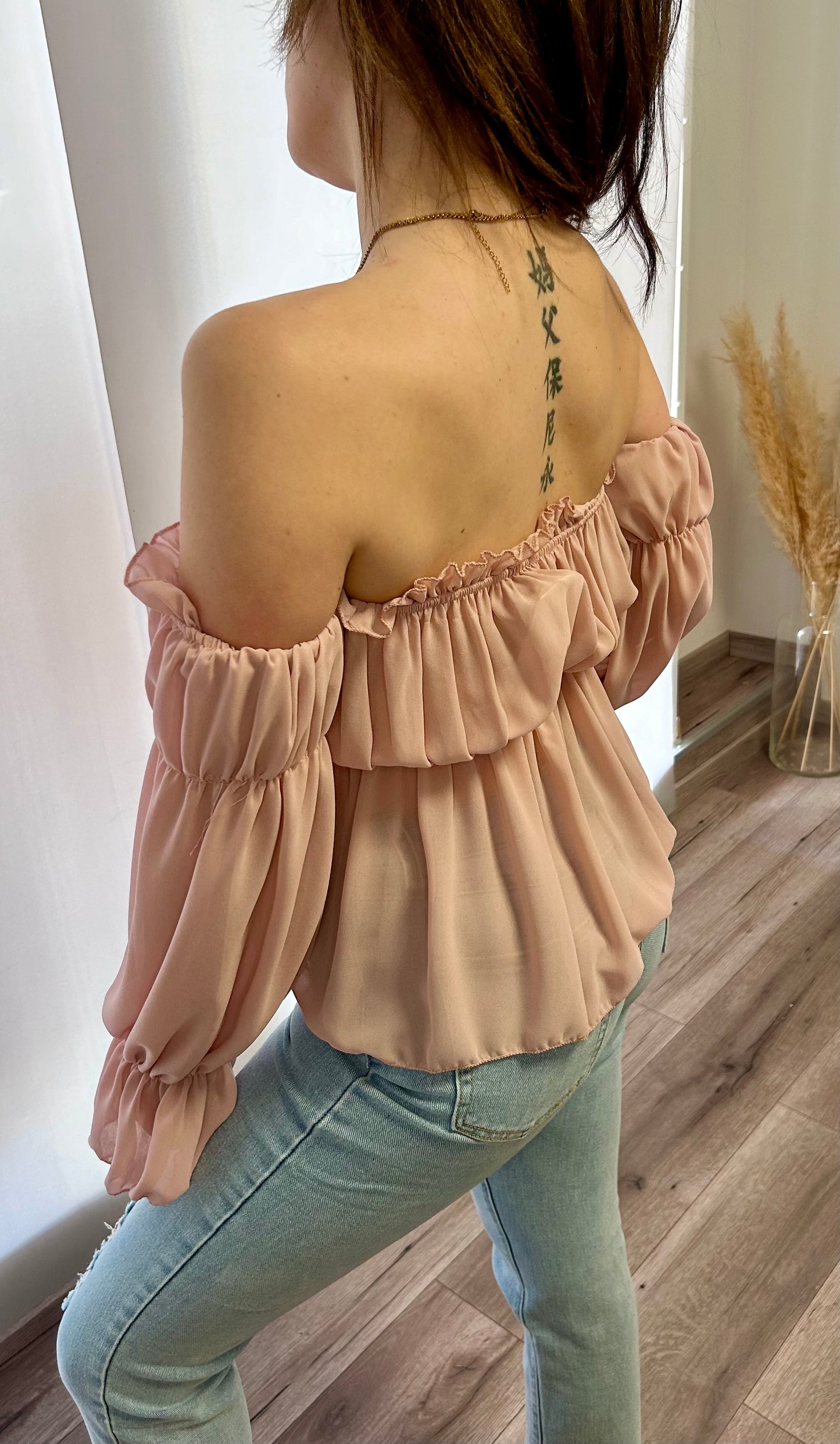 OFF SHOULDER TOP