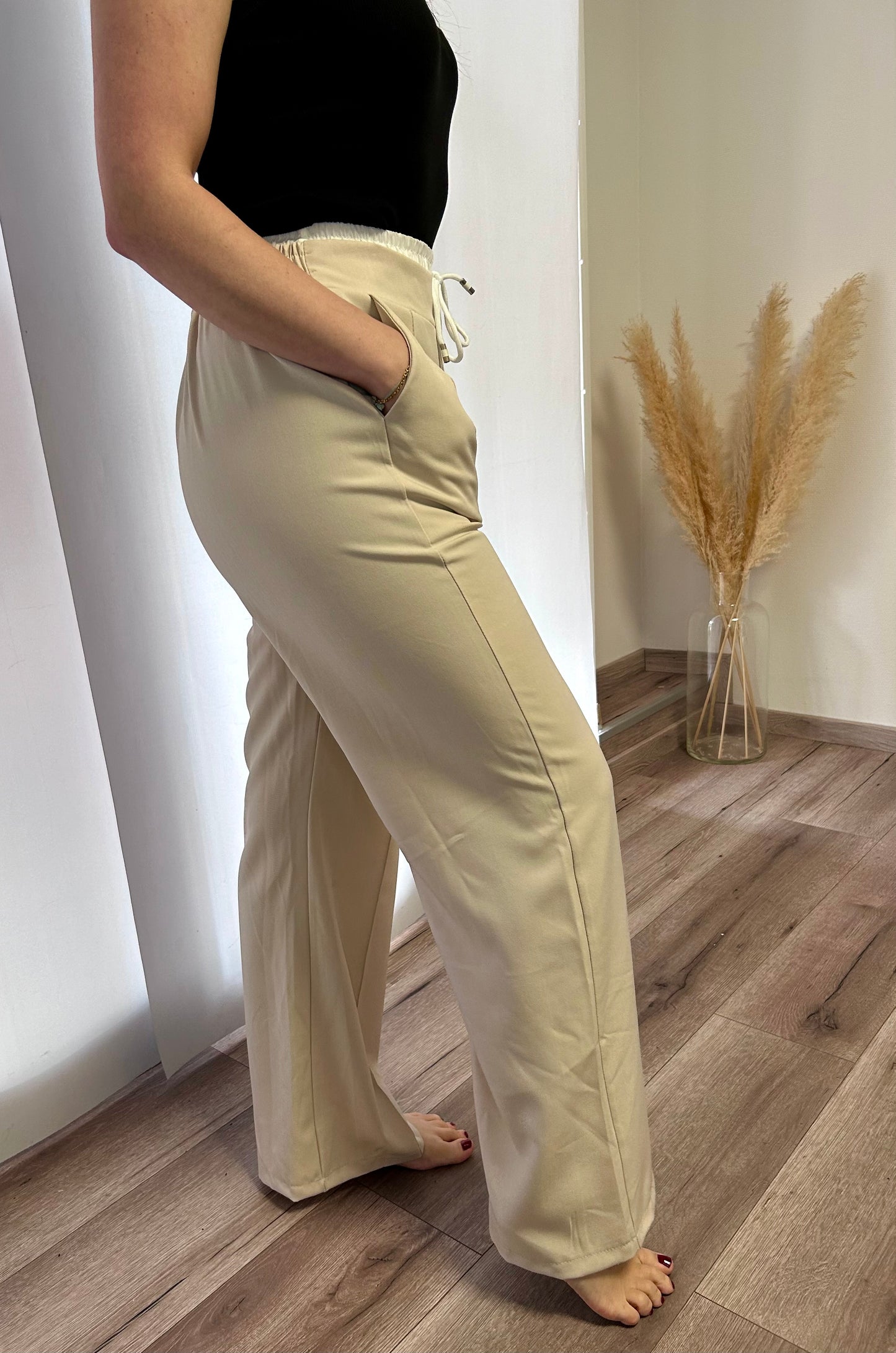 WEITE HOSE MIT DOPPELTEM BUND BEIGE