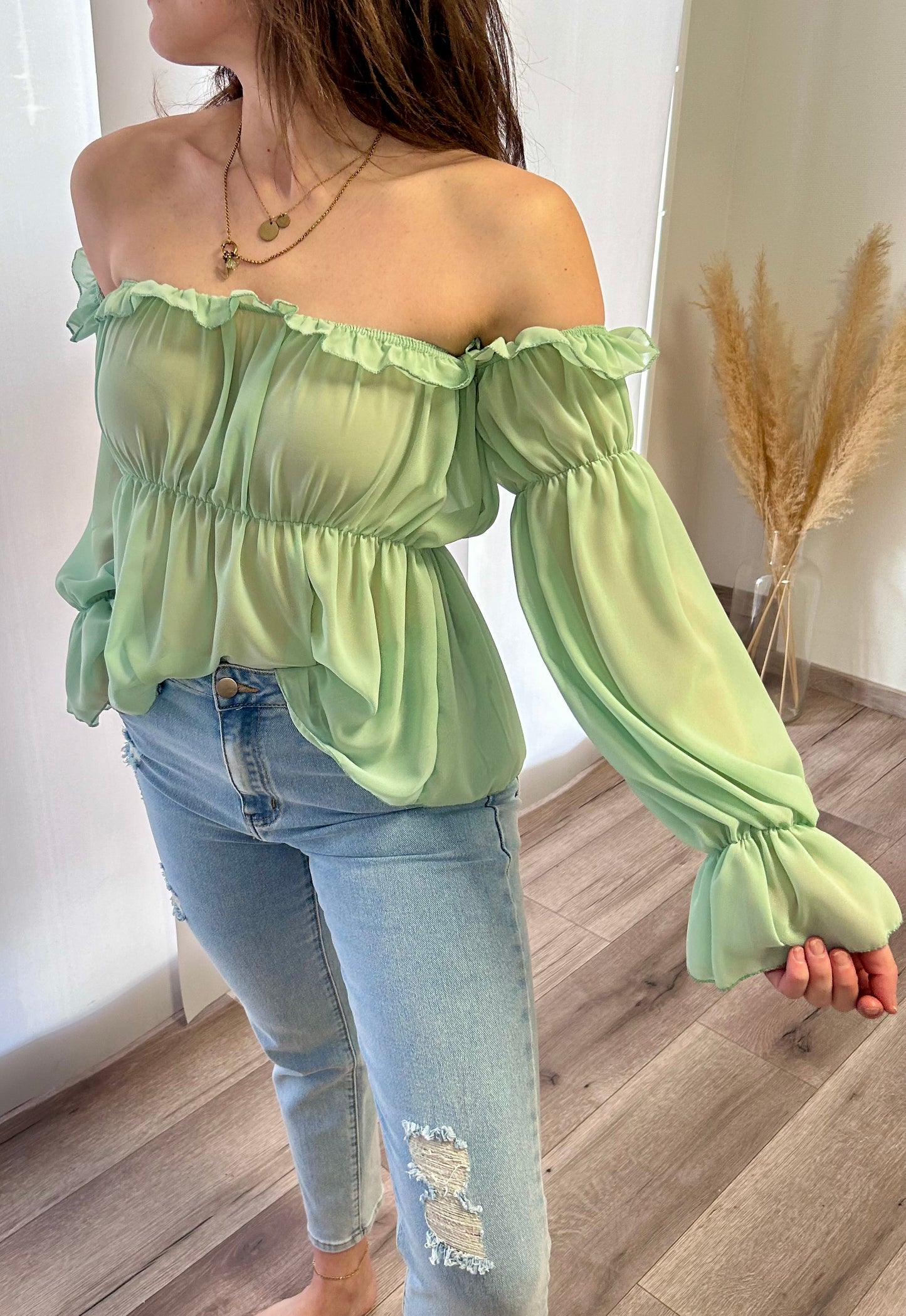 OFF SHOULDER TOP