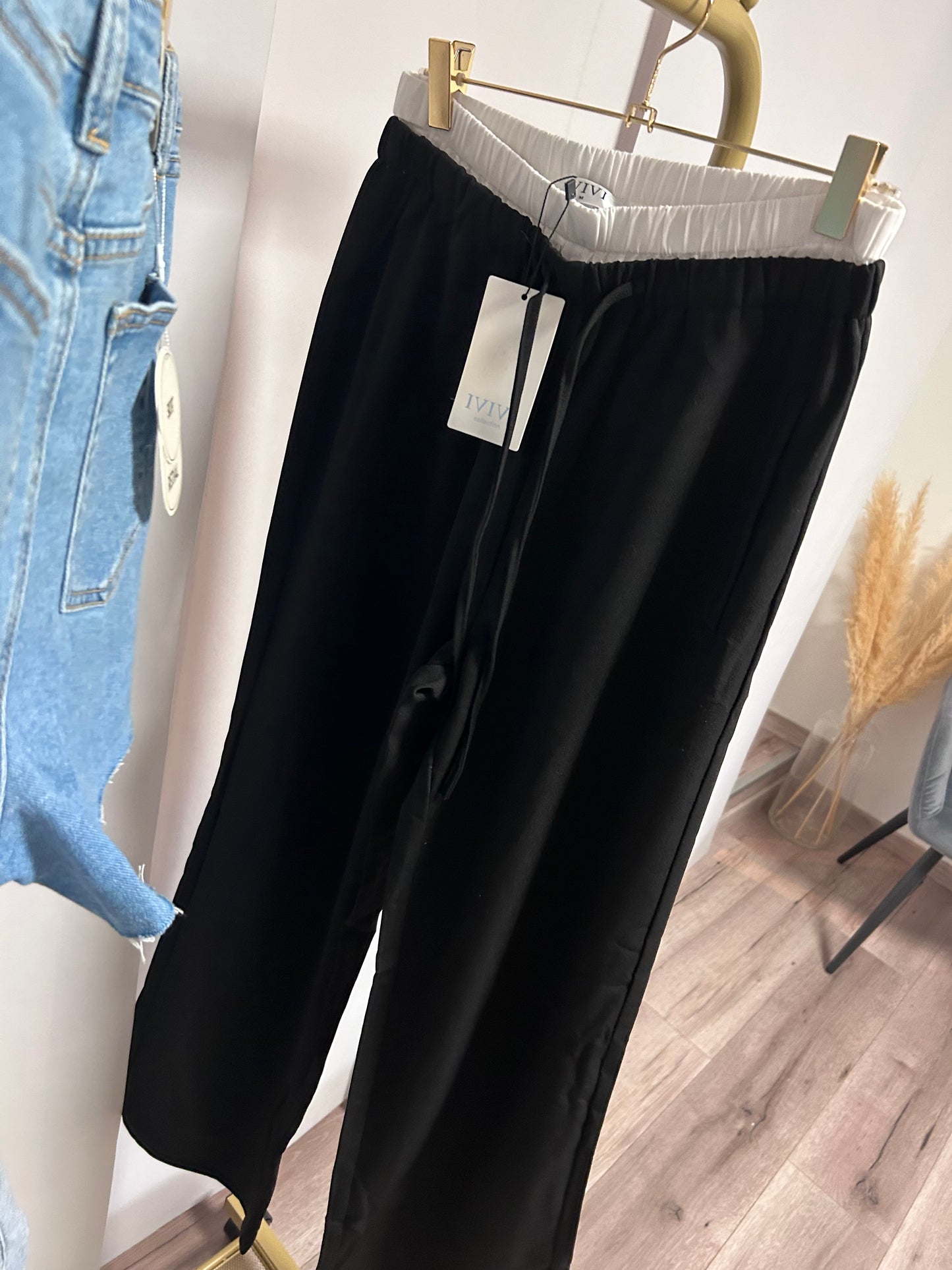 WEITE HOSE MIT DOPPELTEM BUND BLACK