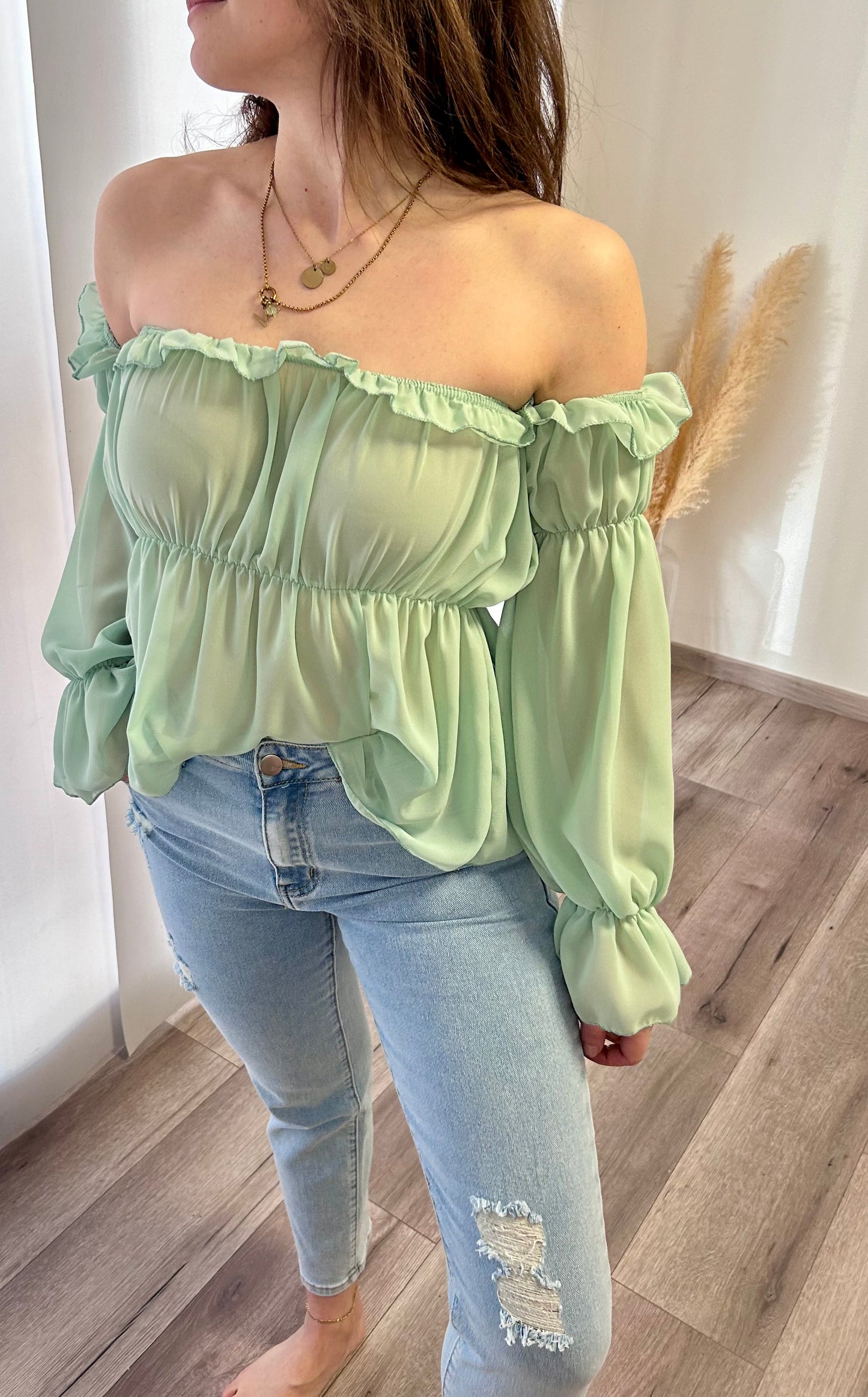 OFF SHOULDER TOP