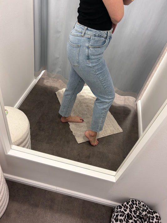 MOM JEANS