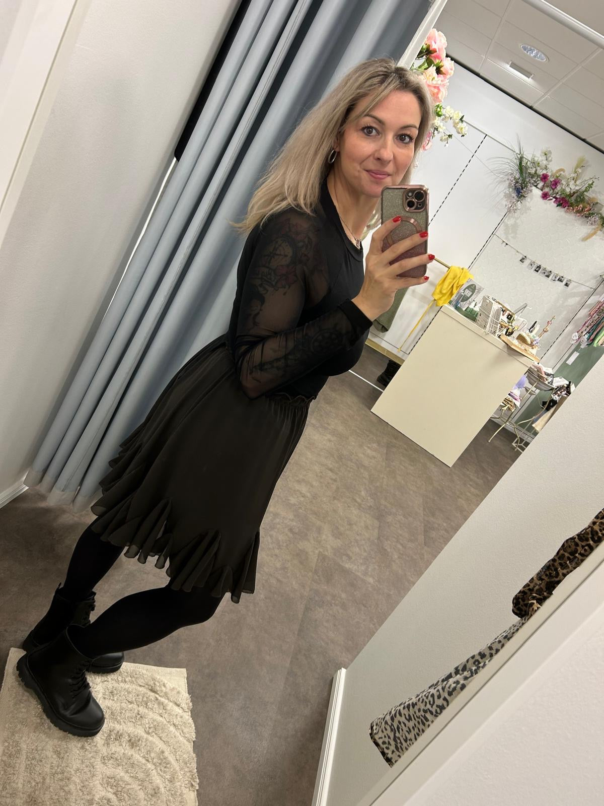 BODY BLACK MIT ÄRMEL IN MESH